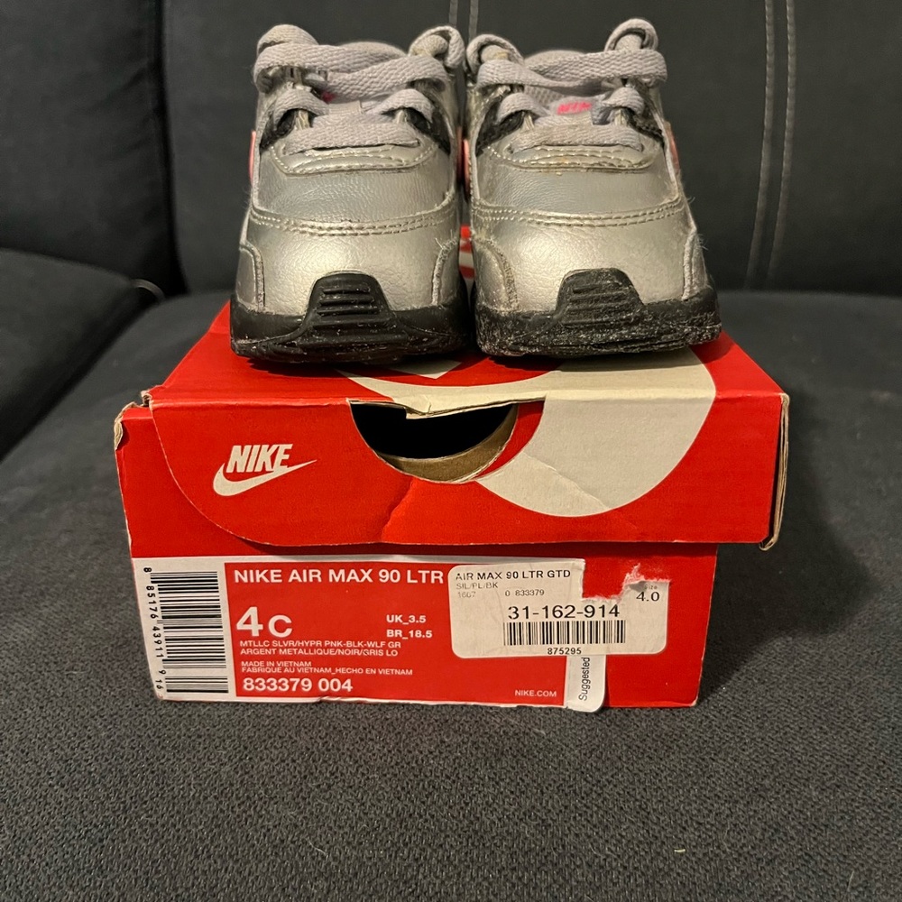 Toddlers sneakers